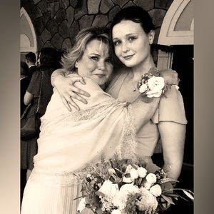 Meet your Poshers, Katie and Karen- AKA, THE dynamic duo 👭❤️